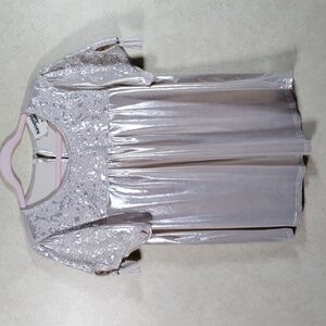 2/$10 04108 Savanna Jane light gold wet look embroidered blouse M